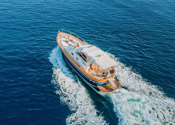 Air Of Sea On Boat Botel *